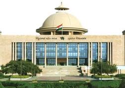 સ્કૂલ ફી મુદ્દે કોંગ્રેસે વિધાનસભામાં મચાવેલા હોબાળા મુદ્દે વાલીઓએ શું કહ્યું? જાણો વિગત