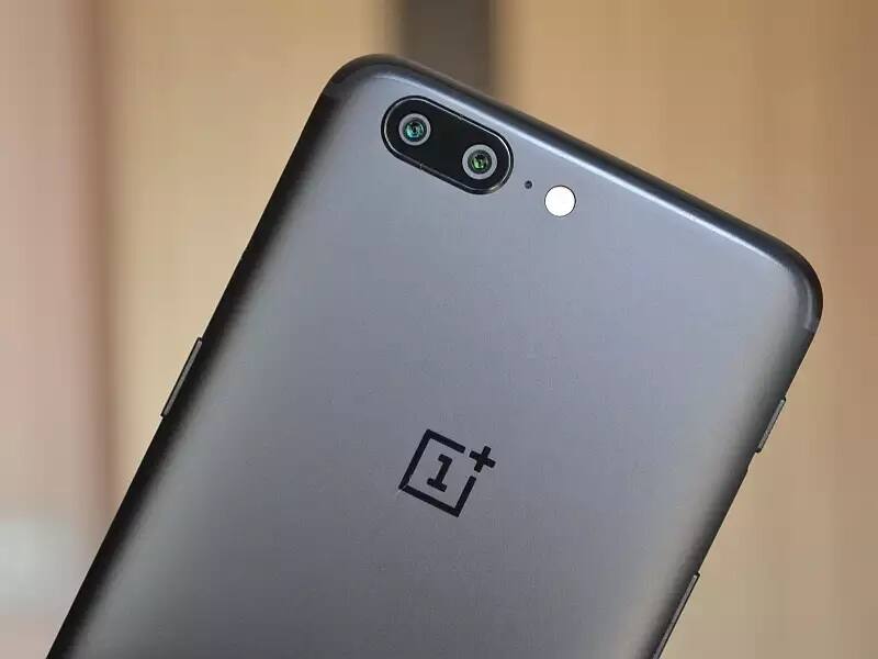 best chance to buy oneplus 7t phone with heavy discount OnePlusના આ મોંઘા અને હાઇટેક ફોનને સસ્તાંમાં ખરીદવાનો બેસ્ટ મોકો, કંપની આપી રહી છે આટલુ બધુ ડિસ્કાઉન્ટ