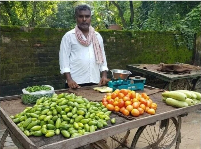 balika vadhu director ramvriksh gaud selling vegetables in azamgarh આર્થિક તંગીને કારણે શાકભાજી વેચી રહ્યો છે જાણીતી સીરિયલ ‘બાલિકા વધુ’નો ડાયરેક્ટર