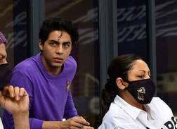 IPLમાં બૉલીવુડના માસ્ક પહેર્યા વિના બેઠેલો આ યુવક છે બોલીવુડના સુપરસ્ટારનો પુત્ર, જાણો વિગત