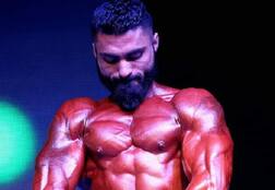 સુરતઃ જીમ ટ્રેનરની શંકાસ્પદ હાલતમાં કારમાંથી મળી આવી લાશ, પોલીસને શું છે શંકા? જાણો વિગત