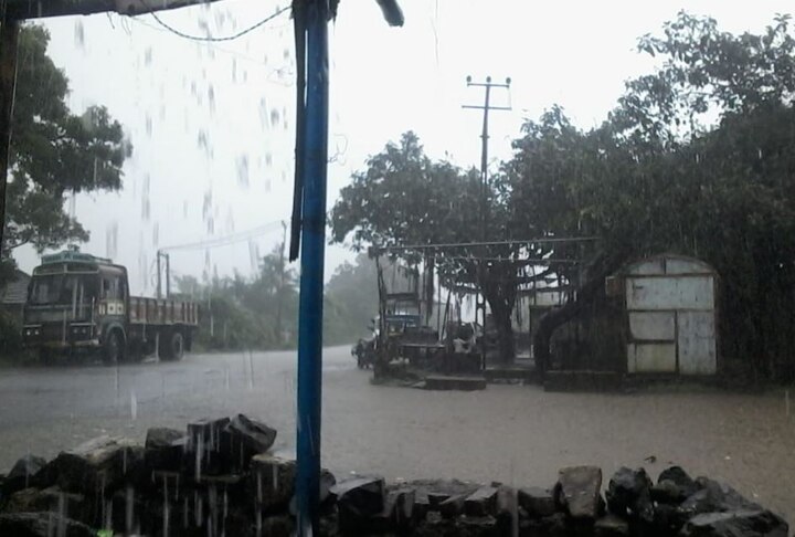 Gujarat Weather Update: Rain continue in Amreli and farmer worried અમરેલીમાં અધિકમાં અનરાધાર વરસાદથી ખેડૂતોની વધી ચિંતા, ધોધમાર વરસાદથી રોડ રસ્તા થયા પાણી પાણી