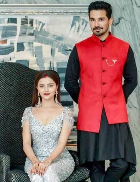  રૂબિના દિલાઈક: ટીવી એક્ટ્રેસ અને અભિનવની પત્ની રૂબિકા 'છોટી બહુ' , શક્તિ: અસ્તિત્વ કે અહેસા કી, દેવો કે દેવ મહાદેવ અને જીની ઔર જુજુ જેવામાં નજર આવી ચૂકી છે. 