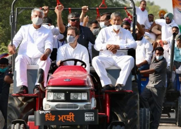 Congress leader Rahul Gandhi drives a tractor 'Kheti Bachao Yatra' in Noorpur Punjab પંજાબમાં કૃષિ બિલ વિરૂદ્ધ પ્રદર્શનમાં ટ્રેક્ટર ચલાવતા જોવા મળ્યા રાહુલ ગાંધી, જુઓ વીડિયો