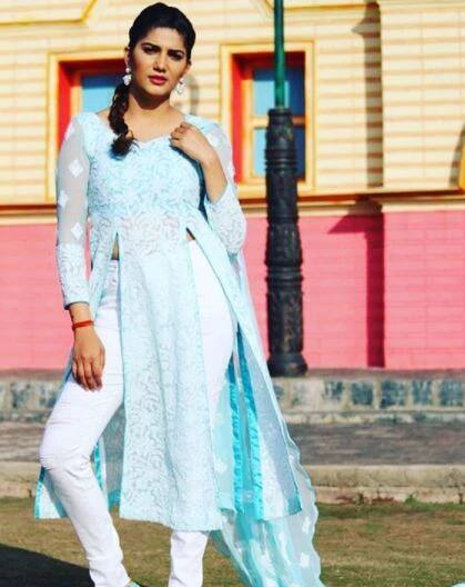 વર્ષ 2017માં સપના ચૌધરીનુ દિલ ચોરનારો વીર સાહૂ એક સિંગર, કમ્પૉઝર, લિરિસ્ટ અને હરિયાણવી એક્ટર છે. તે બબ્બૂ માનના નામથી પણ ઓળખાય છે.