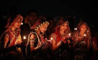 નવરાત્રિમાં જાહેરમાં માતાજીના સ્થાપન અને આરતી માટે પણ લેવી પડશે મંજૂરી, ક્યાંથી લેવાની રહેશે મંજૂરી?