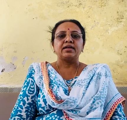 Gujarat by Elections 2020: Dhari seat BJP candidate J V Kakadia wife statement check details 'કોંગ્રેસમાંથી રાજીનામું આપતી વખતે ટિકિટની જે કંડિશન મુકાઈ હતી તેમાં અમે સફળ થયા', ટિકિટ મળ્યા બાદ ભાજપના કયા ઉમેદવારના પત્નીએ આપ્યું આ નિવેદન