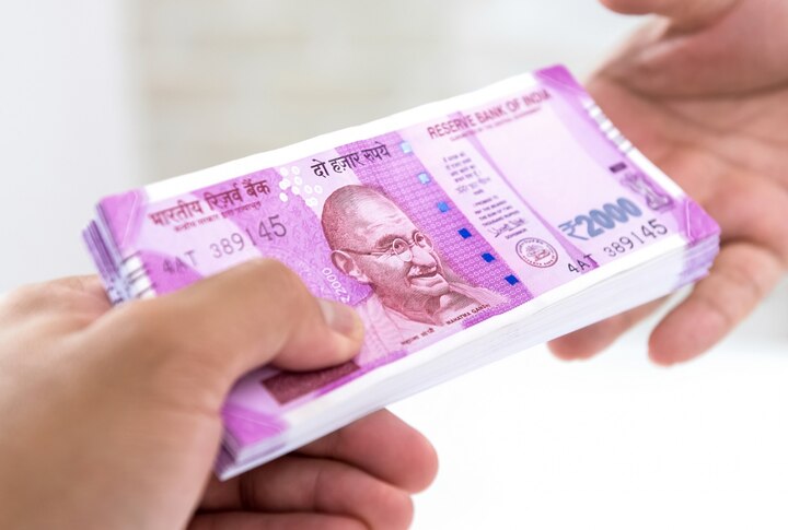 From today, if you don't want 2000 rupee notes, if you want 2000 notes, where do you have to go? આજથી ATMમાંથી નહીં નિકળે 2000 રૂપિયાની નોટ, 2000ની નોટો જોઈતી હશે તો ક્યાં જવું પડશે ?