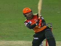 IPL 2020: ધોની જેવો હેલિકોપ્ટર શોટ ફટકારવા જતા Hit wicket થયો આ ખેલાડી
