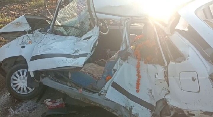 Two persons died on the spot after car accident on Gondal Junagadh highway  ગોંડલ-જૂનાગઢ હાઈ-વે પર અકસ્માતમાં કારનો કચ્ચરઘાણ , બે લોકોના ઘટનાસ્થળે જ મોત