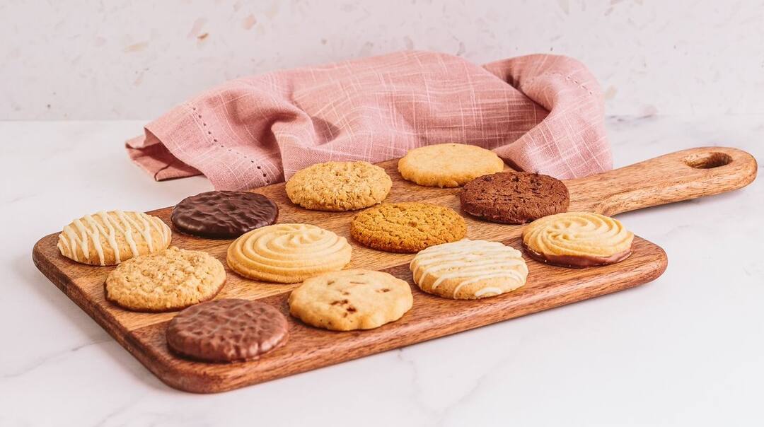 a biscuit company border biscuits is recruiting a master biscuitier and offering a salary of rs 40 lakh per annum માત્ર બિસ્કીટ ખાઈને વરસે 40 લાખ રૂપિયા પગાર જોઈતો હોય તો કરો આ કંપનીમાં અરજી, જાણો શું જોઈએ લાયકાત ?