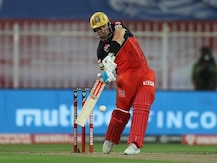 IPL: ટેન્શનમાં આવી ગયેલો ક્યો ક્રિકેટર ઈ-સિગારેટ પીતો કેમેરામાં થઈ ગયો કેદ?