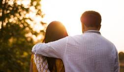 યુવકની આંખ ઉઘડી ગઈ ને જોયું તો પત્નિ મિત્ર સાથે માણી રહી હતી શારીરિક સુખ, બંને કામક્રિડામાં હતાં મસ્ત ને....