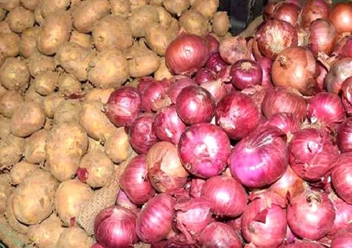 onion and potato price hike in Rajkot  ડુંગળી-બટેકાના ભાવ આસમાને, જાણો રાજકોટમાં કેટલો છે ભાવ? જાણો વિગત