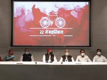 યુપીમાં BSP- કૉંગ્રેસને લાગ્યો મોટો ઝટકો, અનેક વરિષ્ઠ નેતા સમાજવાદી પાર્ટીમાં થયા સામેલ