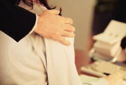 પાલનપુરઃ મધરાતે 17 વર્ષની વિદ્યાર્થીનીના રૂમમાં ઘૂસીને યુવકે બળજબરીથી નગ્ન કરીને બાંધ્યા શારીરિક સંબંધ, પછી શું કર્યું ?