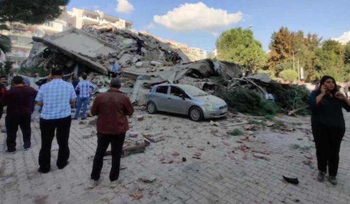  યૂરોપીય- મુધ્યસાગર ભૂકંપ વિજ્ઞાન કેન્દ્રએ કહ્યું કે, શરુઆતમાં ભૂકંપની તીવ્રતા 6.9 હતી અને તેનું કેન્દ્ર યૂનાનના ઉત્તર-ઉત્તરપૂર્વમાં સામોસ દ્વાપમાં હતું. સમુદ્રમાં આવેલા ભૂકંપના કારણે પાણી શહેરી વિસ્તારમાં ઘૂસી આવ્યું છે.