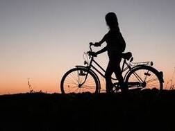 બૉલીવુડના કયા હીરોએ એક આખા ગામની બધી આદિવાસી છોકરીઓને સાયકલો ગિફ્ટ આપી દીધી, જાણો કેમ કર્યુ આવુ