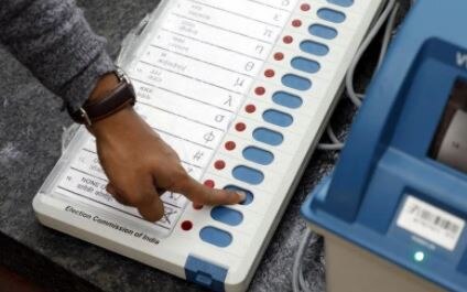 Gujarat by election average voting 57.29 percent ગુજરાત પેટા ચૂંટણી: 6 વાગ્યા સુધીમાં સરેરાશ 57.29 ટકા મતદાન, ડાંગ બેઠક પર સૌથી વધારે મતદાન