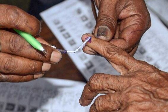 58 14 percent voting Gujarat by election ગુજરાત પેટા ચૂંટણી: 8 બેઠકો પર 58.14 ટકા મતદાન, સૌથુ વધારે મતદાન ડાંગમાં