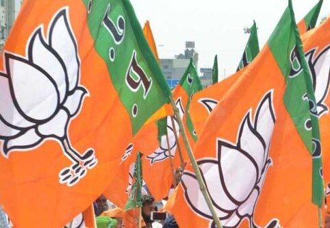 Gujarat by poll result : Congress candidate Kiritsinh Jadeja lead in firs round of counting ગુજરાત પેટાચૂંટણી પરિણામઃ કરજણ બેઠક પર ભાજપના ઉમેદવાર નીકળ્યા આગળ