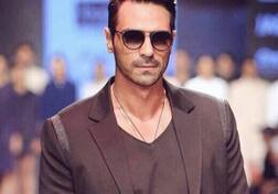 બૉલીવુડ એક્ટર અર્જૂન રામપાલના ઘરે એનસીબીના દરોડા, ડ્રાઇવરને કસ્ટડીમા લેવાયો