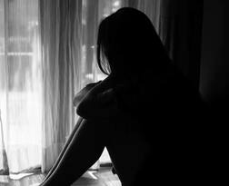 સુરતઃ બ્યુટી પાર્લરનું કામ કરતી યુવતી સાથે યુવકે શાના બદલામાં બાંધ્યા શારીરિક સંબંધ ? યુવતીના પતિને પડી ગઈ ખબર ને.....