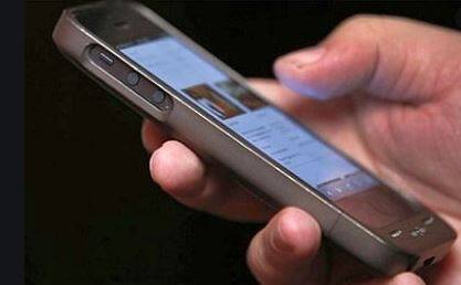 સુરતઃ મહિલા ઉચ્ચાધિકારીએ ફોટામાં લીધા અંગત અશ્લીલ ફોટા, ડ્રાઈવરના હાથમાં ફોન આવતાં તેણે ફોટા મોકલી શું માગણી કરી ?