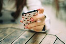 વડોદરાઃ વર્ચ્યુઅલ સેક્સ કોલસેન્ટર પકડાયું. યુવતીઓ નગ્ન થઈને અશ્લીલ હરકતો કરતી ને બદલામાં.....