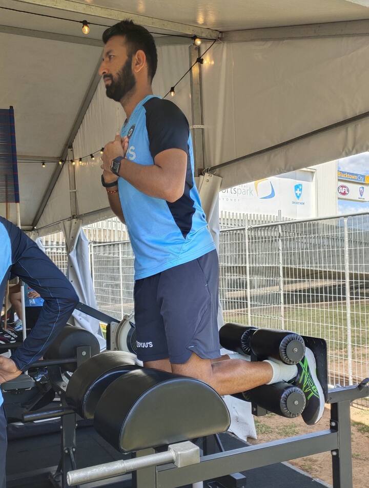 ખાસ વાત છે કે ભારતીય ટીમ 69 દિવસના ઓસ્ટ્રેલિયા પ્રવાસ પર છે, અહીં ત્રણ મેચોની વનડે અને ત્રણ મેચોની ટી20 સીરીઝ રમાશે. આ પછી ચાર મેચોની ટેસ્ટ સીરીઝ રમાવવાની છે. 