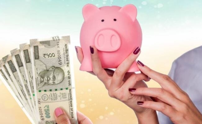 fixed deposit interest rate at all-time- low, find out the interest rates on FD of one lakh rupees ફિક્સ્ડ ડીપોઝિટના વ્યાજ દર સાવ તળિયે, જાણો એક લાખ રૂપિયાની એફ.ડી. પર હવે મળે છે કેટલું ઓછું વ્યાજ ?