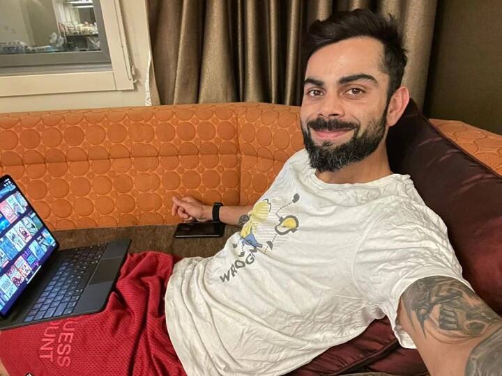 ટેલીગ્રાફના રિપોર્ટ પ્રમાણે હૉટલના અધિકારીઓએ ભારતીય કેપ્ટનને રોકાવવા માટે સ્પેશ્યલ પેન્ટહાઉસ સૂઇટ આપ્યુ, જ્યાં ખાસ કરીને ઓસ્ટ્રેલિયન રગ્બી દિગ્ગજ બ્રેડ ફિટલર રોકયા છે. 