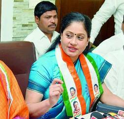 તેલુગુ ફિલ્મોની સુપરસ્ટાર એક્ટ્રેસ કોંગ્રેસ છોડીને જોડાશે ભાજપમાં, જાણો ક્યા ક્યા પક્ષમાં રહી ચૂકી છે ?