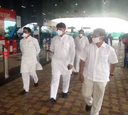 અહેમદ પટેલની દફનવિધિમાં કયા કયા દિગ્ગજ નેતાઓ છે હાજર? જાણો વિગત