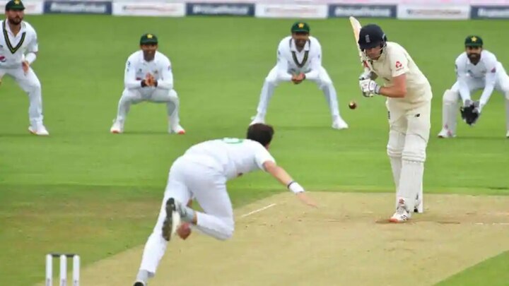 pakistani cricketer raza hasan has break covid-19 protocols કોરોનાની ગાઇડલાઇનનું ઉલ્લંઘન કરનારા આ ખેલાડીને ચાલુ ટૂર્નામેન્ટમા ટીમમાંથી કરી દેવાયો બહાર, શું કર્યુ હતુ તેને, જાણો વિગતે