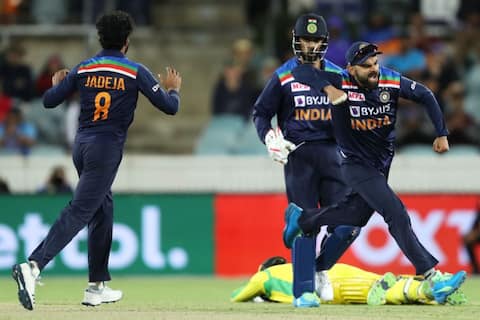IND v AUS: ત્રીજી વન ડેમાં ભારતનો 13 રનથી વિજય, આ રહ્યા જીતના કારણ IND v AUS: ત્રીજી વન ડેમાં ભારતનો 13 રનથી વિજય, આ રહ્યા જીતના કારણ