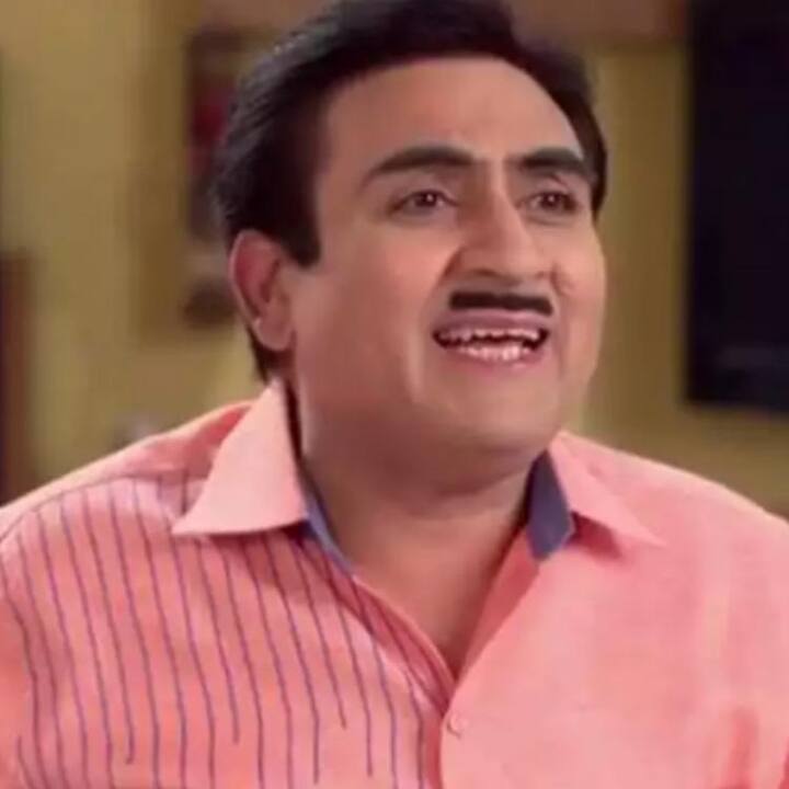 ખાસ વાત છે કે તારક મેહતા કા ઉલ્ટા ચશ્મા ટીવીની સૌથી પૉપ્યૂલર ટીવી સીરીયલ છે, અને તેને તાજેતરમાં જ પોતાના 12 વર્ષ પુરા કર્યા છે. આ સીરીયલમાં જેઠાલાલની ભૂમિકા નિભાવનારા દિલીપ જોશી પણ બધાના લોકપ્રિય કલાકાર છે. (ફાઇલ તસવીર)