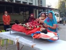 સુરત મહિલા PSI આપઘાત કેસ: અંતિમયાત્રામાં પરિવારજનોનું હૈયાફાટ રૂદન, અપાયું ગાર્ડ ઓફ ઓનર