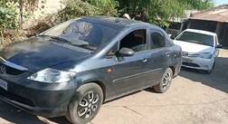 સુરત: થર્ટી ફર્સ્ટ અગાઉ માંડવીના પૂણા ગામમાંથી 10 કાર અને બે ટેમ્પામાંથી મોટી માત્રામાં દારૂ ઝડપાયો