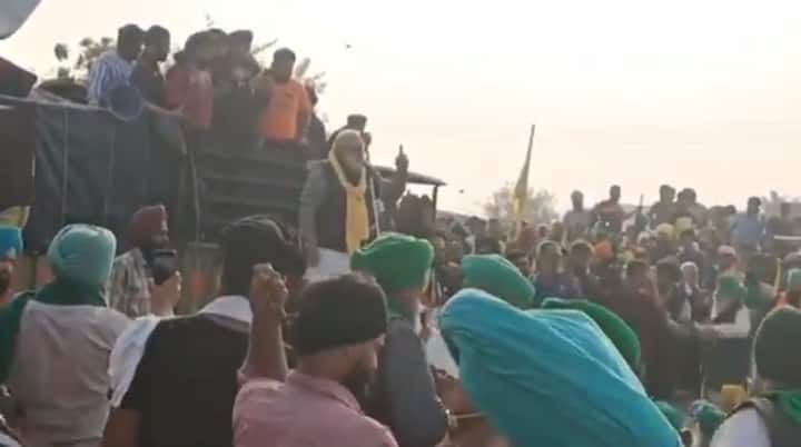 ખેડૂતો છેલ્લા 12 દિવસથી દિલ્હીમાં કેન્દ્ર સરકાર સામે મોરચો ખોલીને આંદોલન કરી રહ્યાં છે, કૃષિ બિલને લઇને ખેડૂતો પોતાની માંગોને મનાવવા સરકારને અલ્ટીમેટમ પણ આપી ચૂક્યા છે. હજારોની સંખ્યમાં સિન્ધુ બોર્ડર પર ખેડૂતો વિરોધ કરી રહ્યાં છે, જેમાં યોગરાજ સિંહ પણ જોડાયા છે.