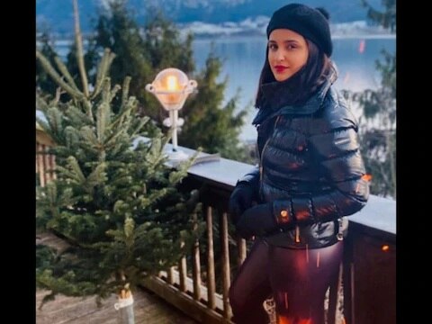 પરીણિતી ઠંડીથી બચવા માટે લેધર આઉટફિટ્સને વધુ પસંદ કરે છે. (Pic credit: Instagram)