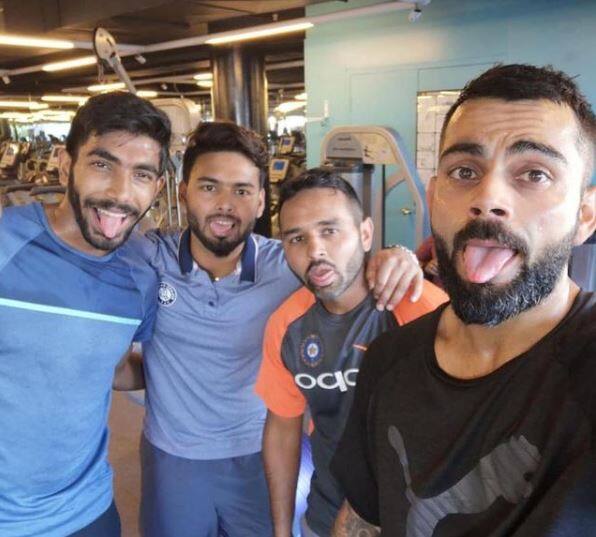 પાર્થિવે 25 ટેસ્ટની 38 ઈનિંગમાં 8 વખત નોટ આઉટ રહીને 934 રન બનાવ્યા છે. જેમાં તેણે 6 અડધી સદી ફટકારી છે અને તેનો સર્વોચ્ચ સ્કોર 71 રન  છે. 38 વન ડેની 34 ઈનિંગમાં તેણે 4 અડધી સાથે 736 રન ફટાકાર્યા છે. વન ડેમાં તેનો શ્રેષ્ઠ સ્કોર 95 રન છે. જ્યારે 2 ટી20માં 112.5ના સ્ટ્રાઇક રેટથી 36 રન બનાવ્યા છે. આઈપીએલની 139 મેચમાં તેણે 120.8ના સ્ટ્રાઇક રેટથી 2848 રન બનાવ્યા છે. આઈપીએલમાં પાર્થિવે 13 અડધી સદી મારી છે અને શ્રેષ્ઠ સ્કોર 81 રન છે.