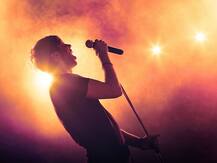 આ સ્ટાર સિંગરનુ છલકાયુ દુઃખ, બોલ્યો- લૉકડાઉનના કારણે આઠ મહિનાથી કામ નથી મળ્યુ, કંટાળી ગયો છું ઘરે રહીને......