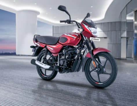 Bajaj CT 100: 50 હજાર રૂપિયાથી ઓછી કિંમતમાં બજાજની આ બાઇક ખરીદી શકાય છે. તેમાં 102 cc એન્જિન આપવામાં આવ્યું છે. જે 7.9  પાવર અને 8.34 NM ટોર્ક જનરેટ કરે છે. તેની ટોપ સ્પીડ 90 કિમી પ્રતિ કલાક છે. આ બાઇક વધારે માઇલેજ આપવા જાણીતી છે. સીટી 100 બે વેરિયન્ટ- કિક સ્ટાર્ટ અને ઇલેક્ટ્રિક સ્ટાર્ટમાં ઉપલબ્ધ છે. તેની કિંમત ક્રમશઃ 41,293 રૂપિયા અને 48,973 રૂપિયા છે.