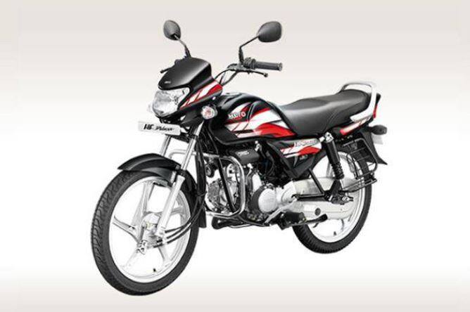 Hero HF Deluxe: હીરો મોટોકોર્પની આ જાણીતી બાઇક લિસ્ટમાં સામેલ છે. એચએફ ડીલક્સમાં 97.2 સીસીનું એન્જિન લાગેલું છે, જે 8 PS પાવર અને 8.05 NM ટોર્ક જનરેટ કરે છે. હીરોની આ બાઇકમાં i3s ટેક્નોલોજી આપવામાં આવી છે. જે પેટ્રોલ બચાવવાની સાથે સારી માઇલેજ આપે છે. આ ઉપરાંત તેમાં ઇન્સ્ટન્ટ પીકઅપ, હાઇ ટેમ્પરેચર કંટ્રોલ અને ઓલ વેધર ઇઝી સ્ટાર્ટ સહિત અનેક ખૂબીથી લેસ છે. તેની પ્રારંભિક કિંમત 47,800 રૂપિયા છે.