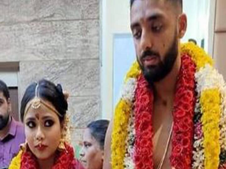   આઈપીએલમાં શાનદાર પ્રદર્શન કરતા વરુણ ચક્રવર્તીને ઓસ્ટ્રેલિયા વિરુદ્ધ ટી-20 સીરિઝમાં સામેલ કર્યો હતો પરંતુ ઈજાગ્રસ્ત થતા સીરિઝમાંથી બહાર થઈ ગયો હતો અને તેની જગ્યાએ ટી-નટરાજનને સામેલ કરવામાં આવ્યો હતો. નટરાજને ઓસ્ટ્રેલિયા વિરુદ્ધ પોતાની ઘાતક બોલિંગથી શાનદાર પ્રદર્શન કર્યું હતું.  