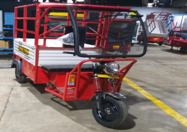 Sonu Sood To Gift E-Rickshaws To Those Who Lost Jobs During Pandemic ગરીબ લોકોને ઈ-રિક્ષા ભેટ કરશે અભિનેતા સોનૂ સૂદ, શરૂ કરી આ ખાસ યોજના ? જાણો વિગતે