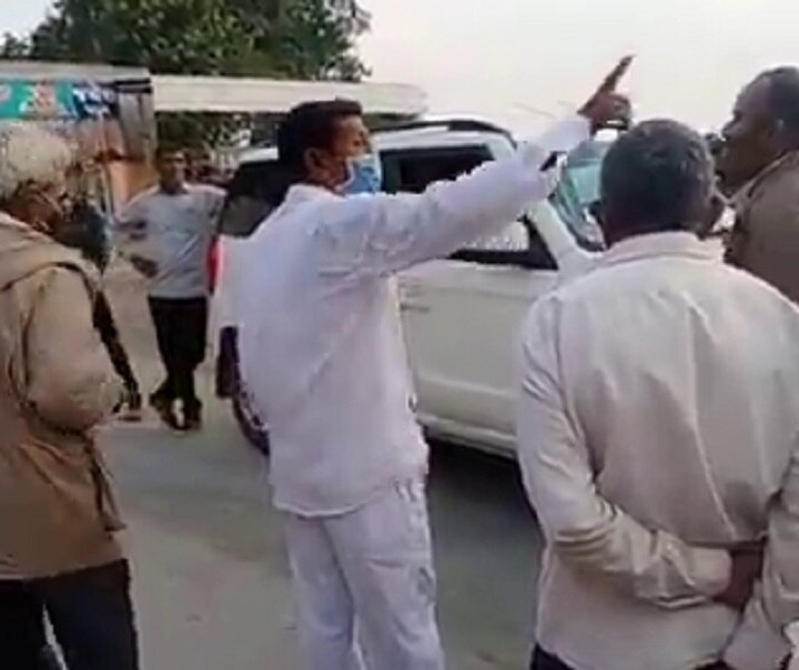 Dwarka PGVCL team go back without checking after villagers demand compulsory corona test દ્વારકાના આ ગામમાં ચેકિંગ કરવા ગયેલી PGVCLની ટીમ કેમ ચેકિંગ કર્યા વગર જ ભાગી? જાણીને ચોંકી જશો, વીડિયો થયો વાયરલ