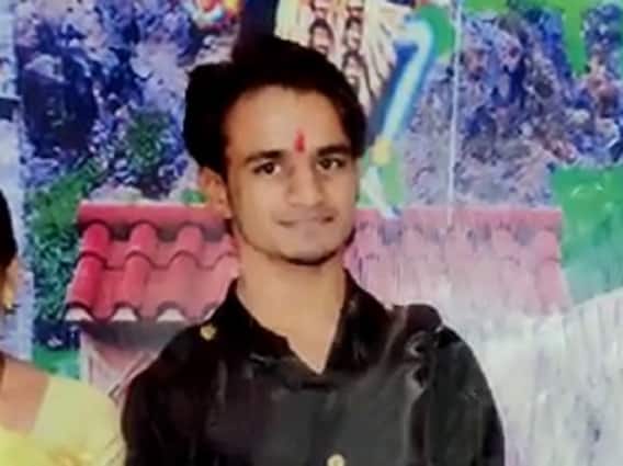 વડોદરાઃ પારુલ આયુર્વેદિક કોલેજમાં નોકરી કરતાં યુવકે સ્ટાફ ક્વાર્ટરમાં કરી લીધો આપઘાત? શું છે કારણ?