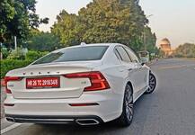 Volvo S60 review: લક્ઝરી સેડાન જેવી છે આ કાર, સેફ્ટી મામલે સૌથી ઉપર રહેલી કારને ખરીદતા પહેલા જાણો તેના વિશે.......
